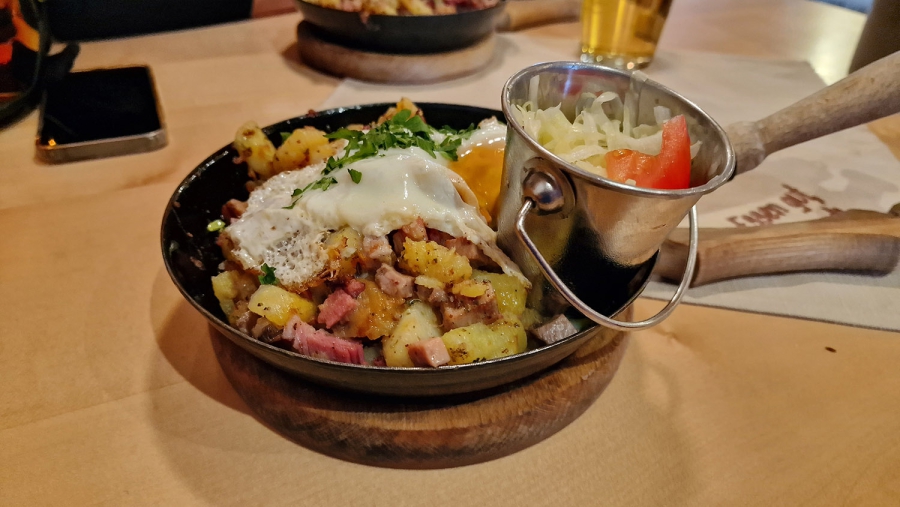 Tiroler Gröstl - Typisch Oostenrijks Gerecht